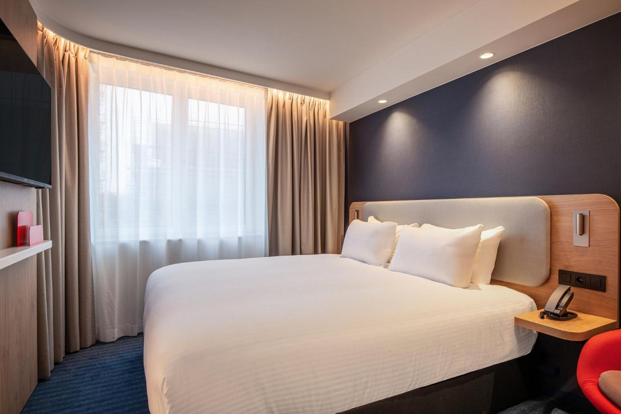 Holiday Inn Express & Suites Ghent By Ihg Exterior foto
