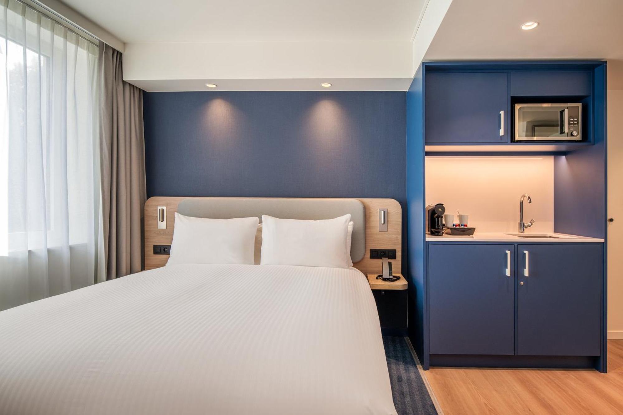 Holiday Inn Express & Suites Ghent By Ihg Exterior foto
