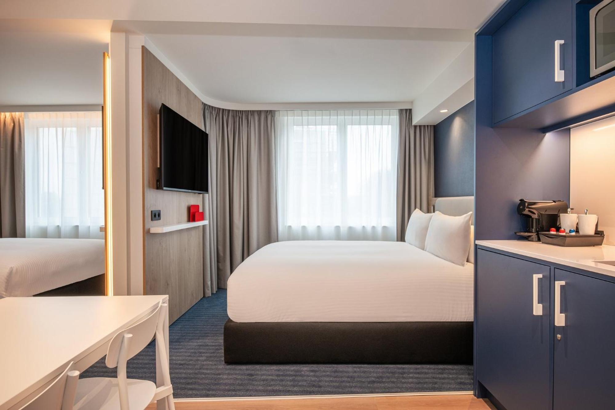 Holiday Inn Express & Suites Ghent By Ihg Exterior foto