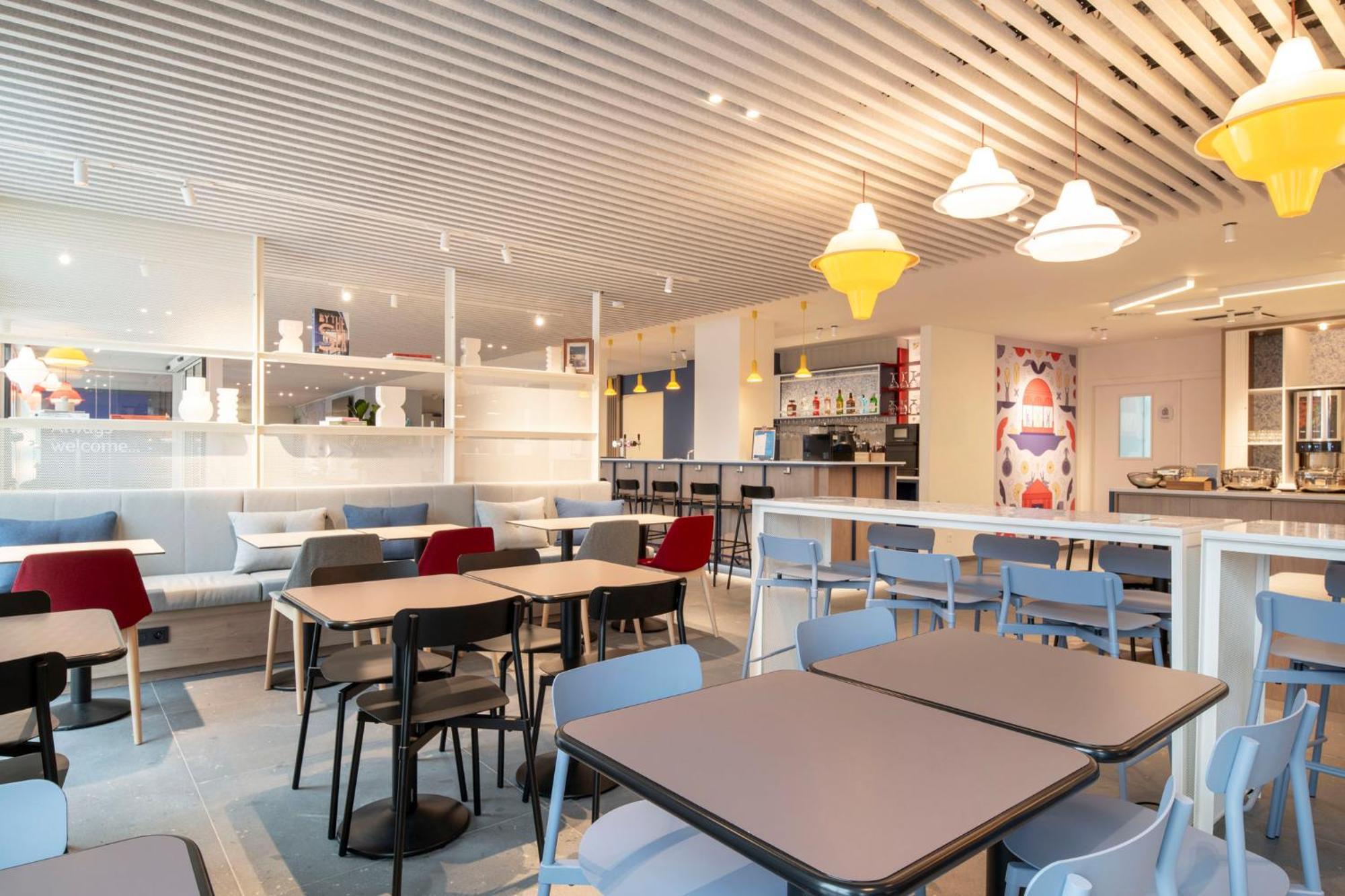 Holiday Inn Express & Suites Ghent By Ihg Exterior foto