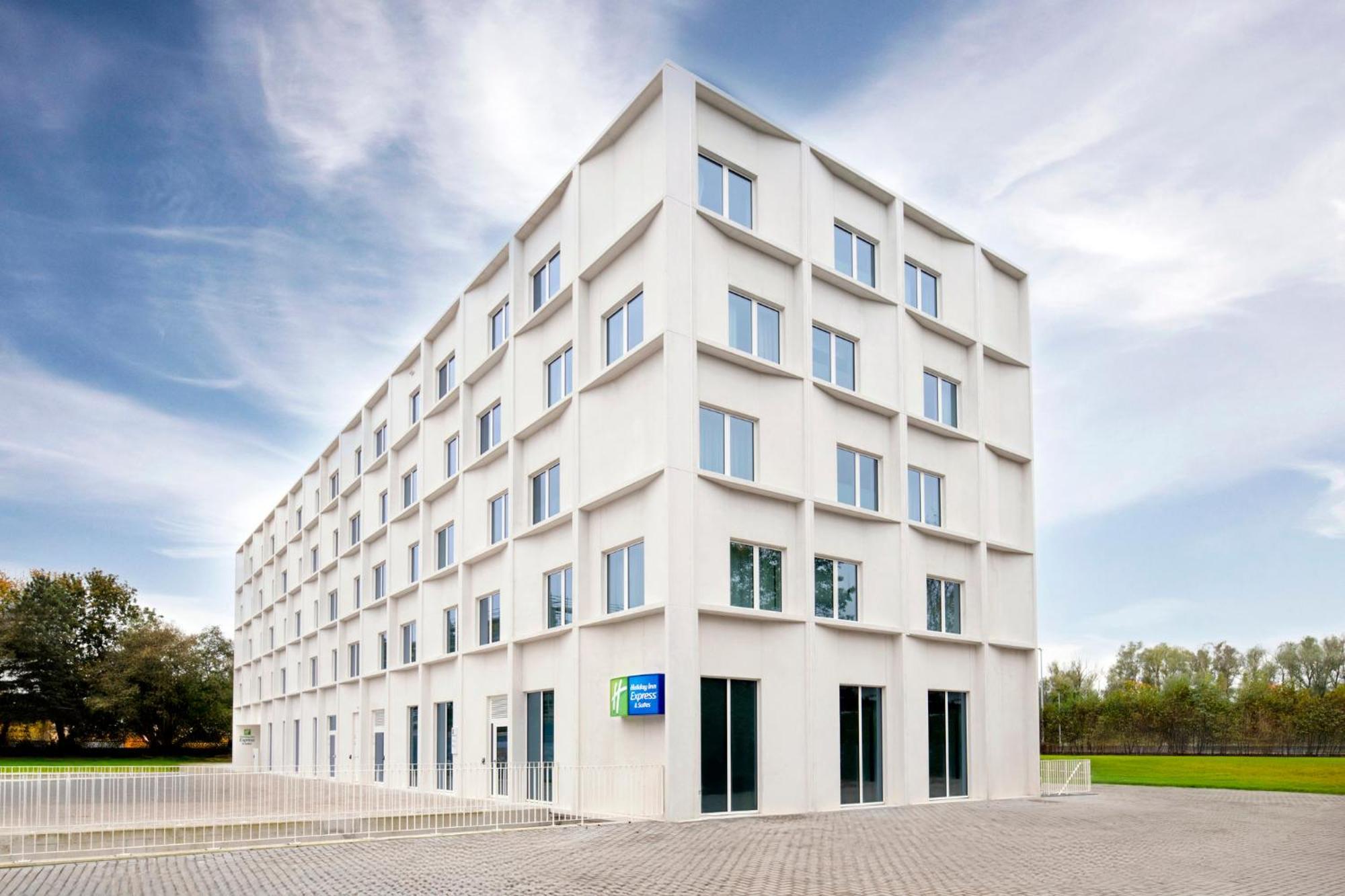 Holiday Inn Express & Suites Ghent By Ihg Exterior foto