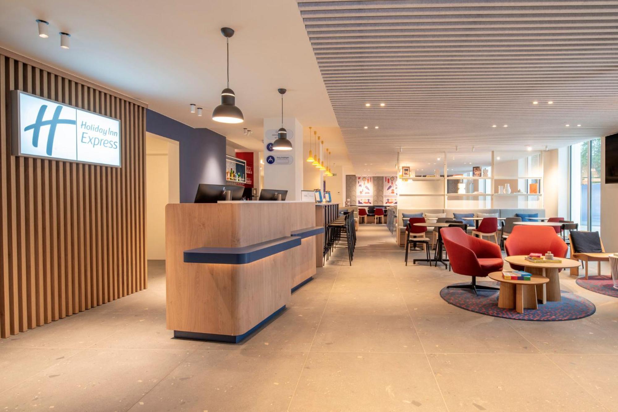 Holiday Inn Express & Suites Ghent By Ihg Exterior foto