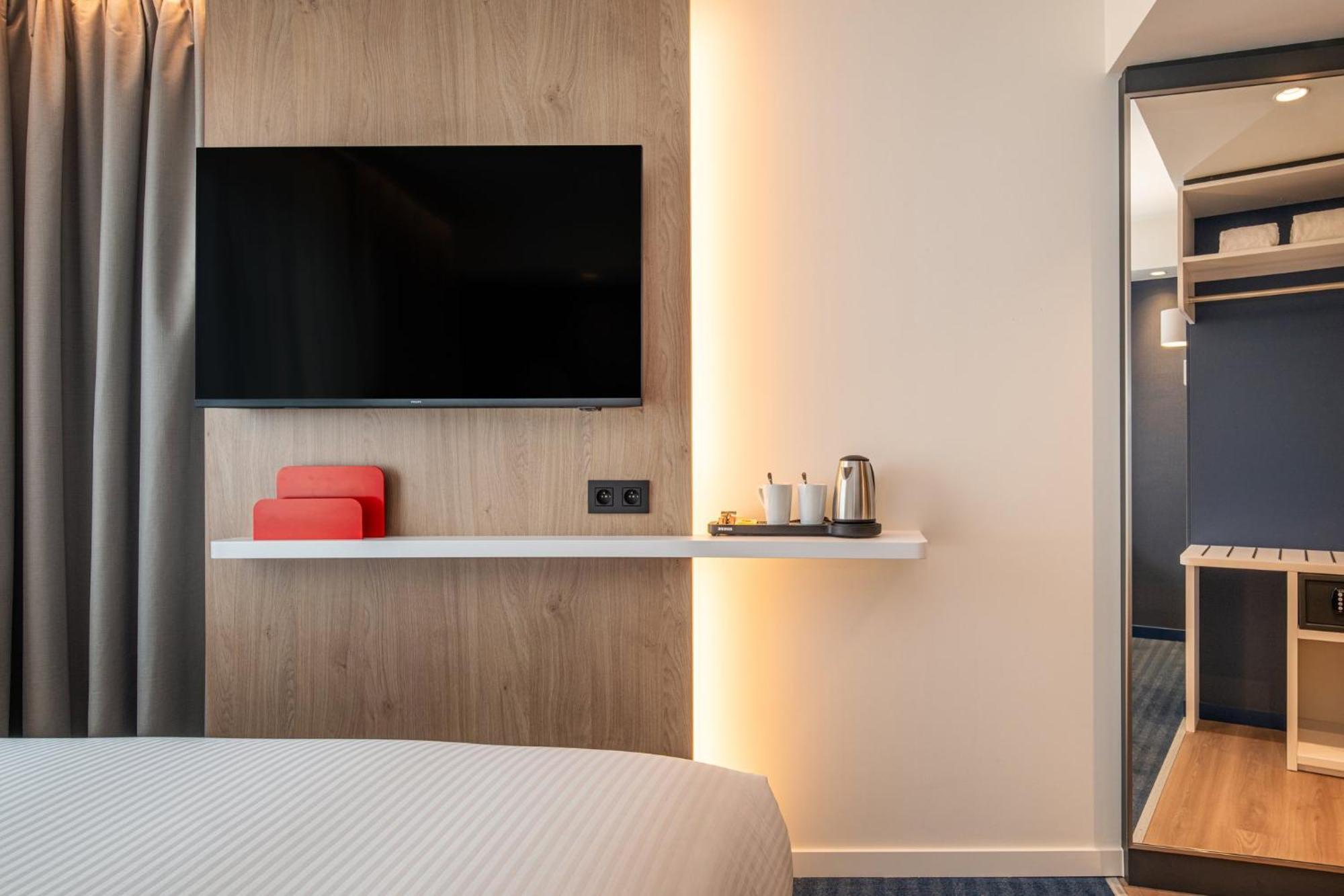 Holiday Inn Express & Suites Ghent By Ihg Exterior foto