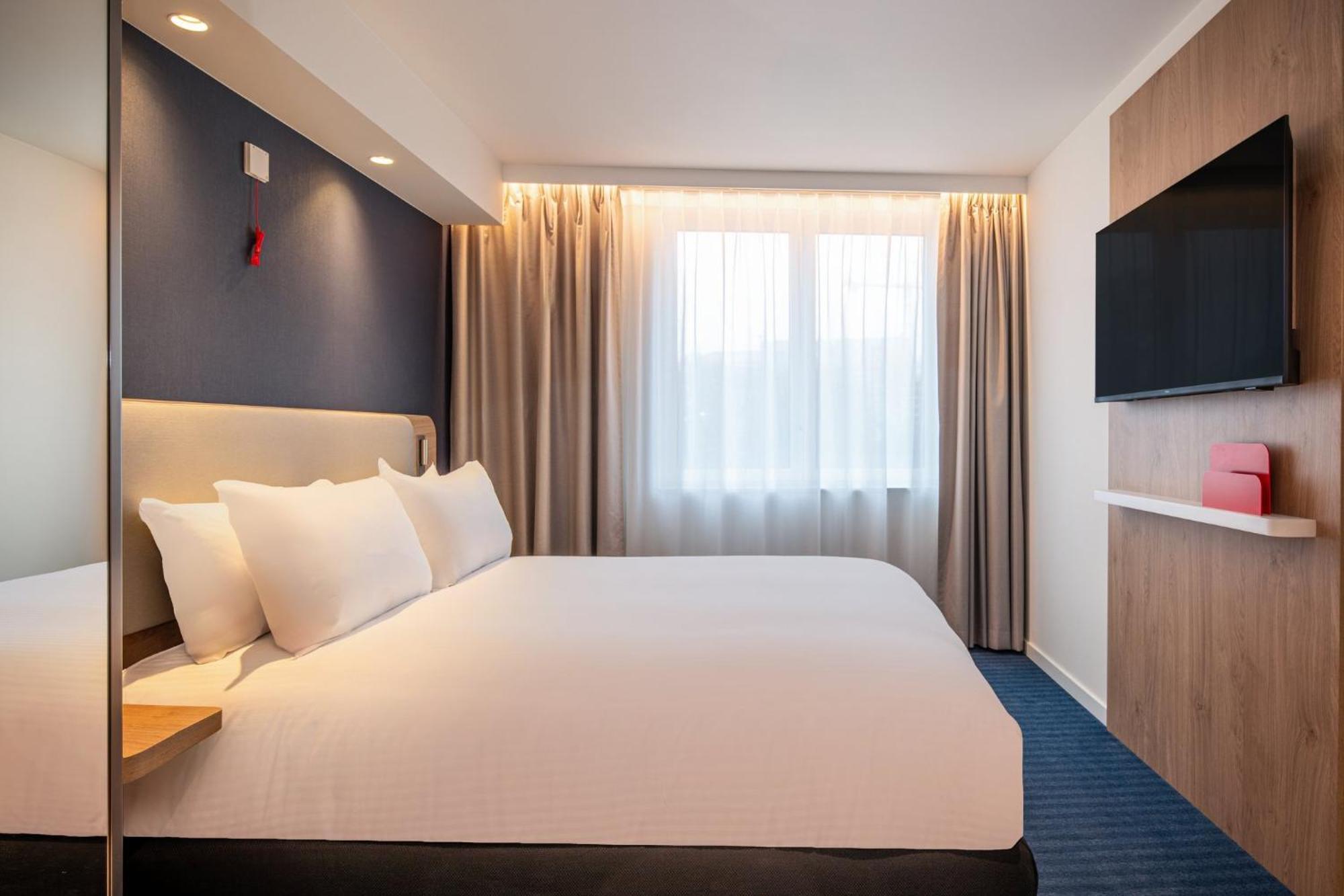Holiday Inn Express & Suites Ghent By Ihg Exterior foto