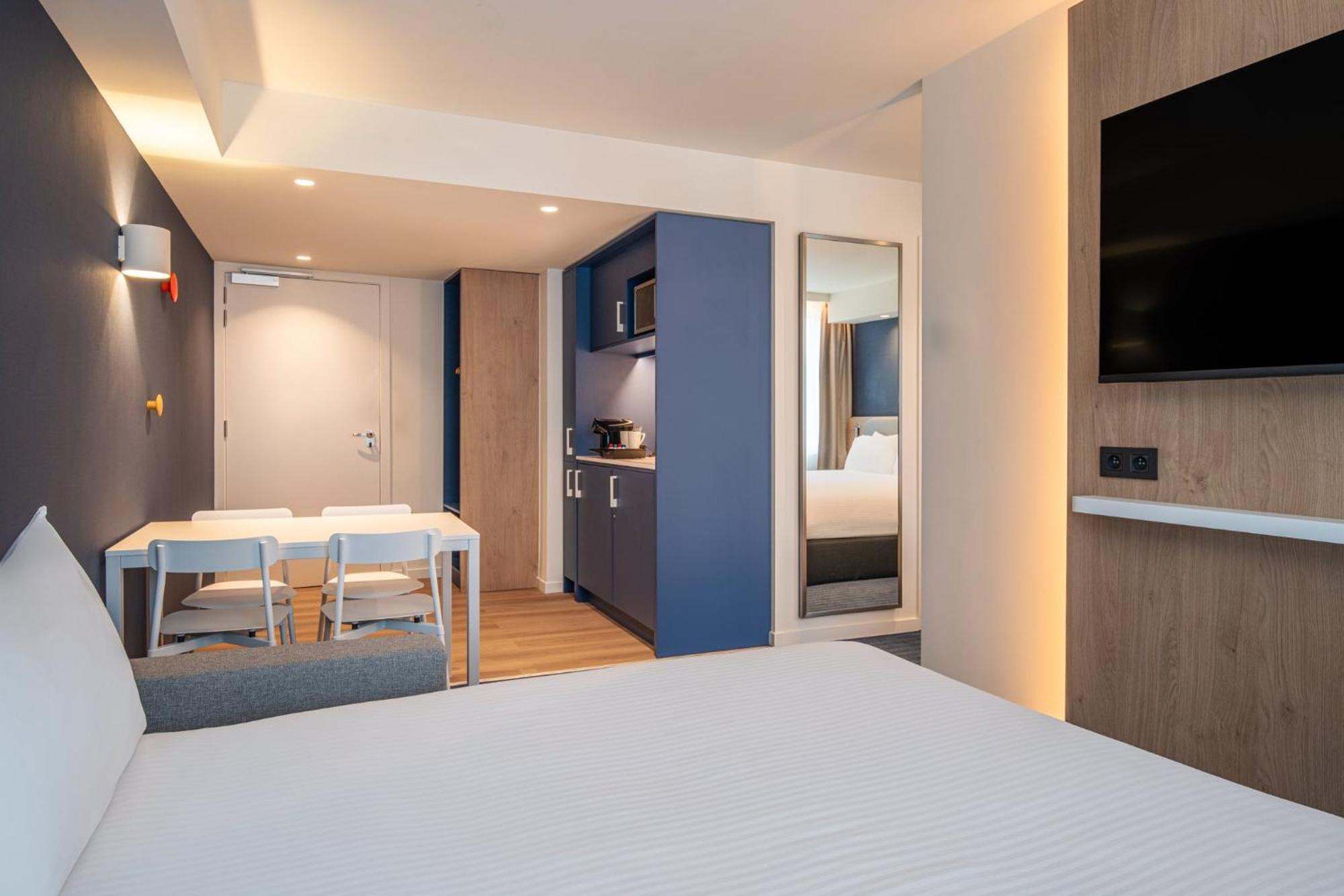 Holiday Inn Express & Suites Ghent By Ihg Exterior foto