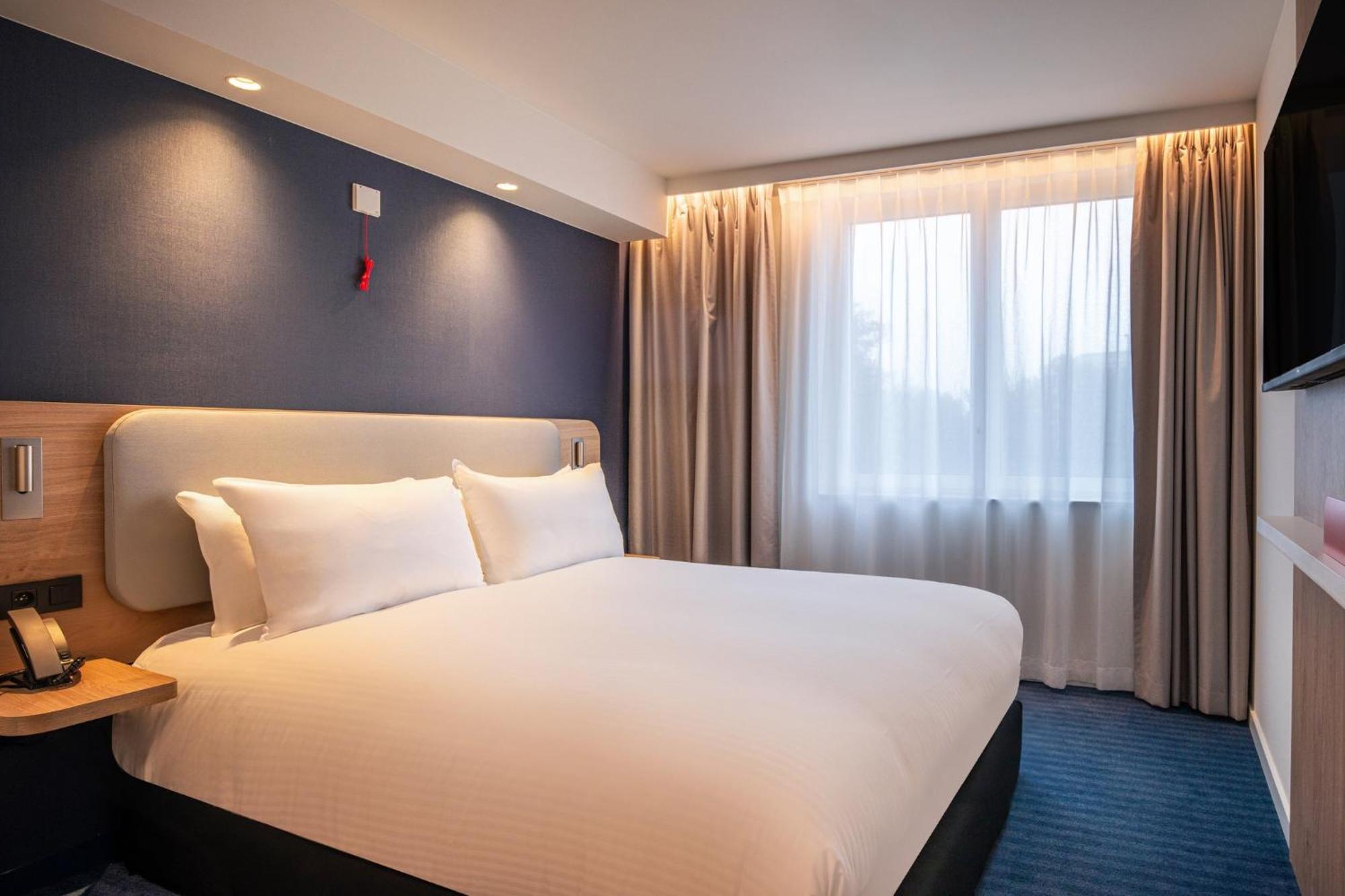 Holiday Inn Express & Suites Ghent By Ihg Exterior foto